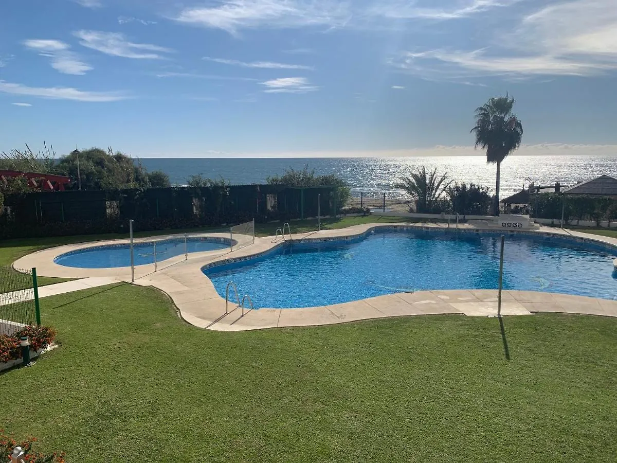 Lujo En Banana Beach Primera Linea De Playa Marbella Apartment