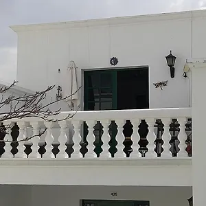 fabulous-1-bed-apartment-in-puerto-del-carmen.puertodelcarmen-hotels.org/