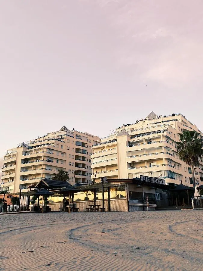 Lujo En Banana Beach Primera Linea De Playa Marbella Apartment