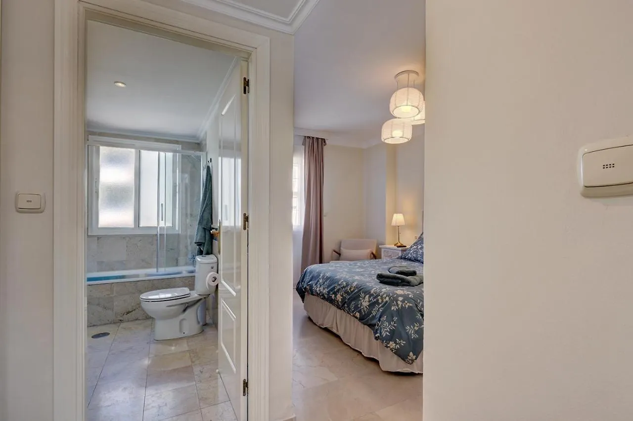Apartment Lujo En Banana Beach Primera Linea De Playa Marbella