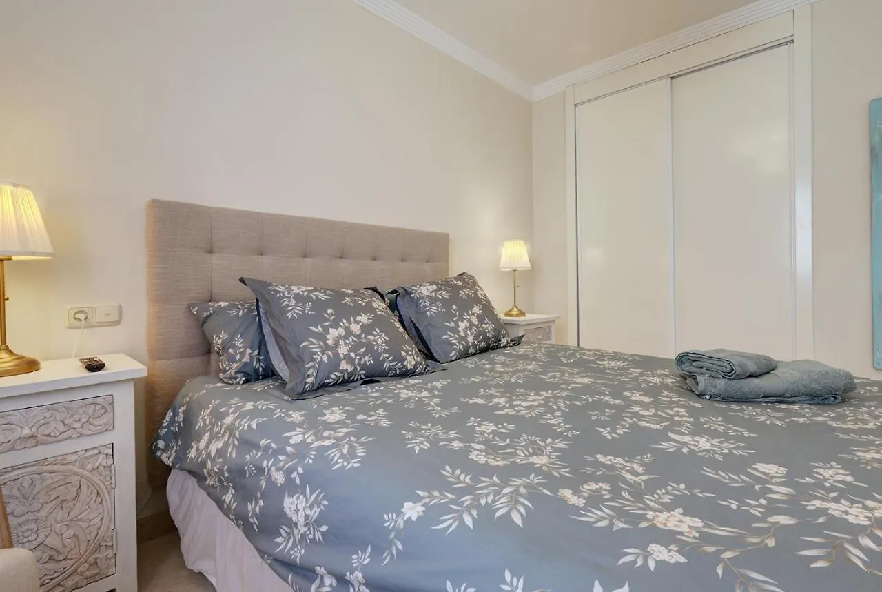 Apartment Lujo En Banana Beach Primera Linea De Playa Marbella